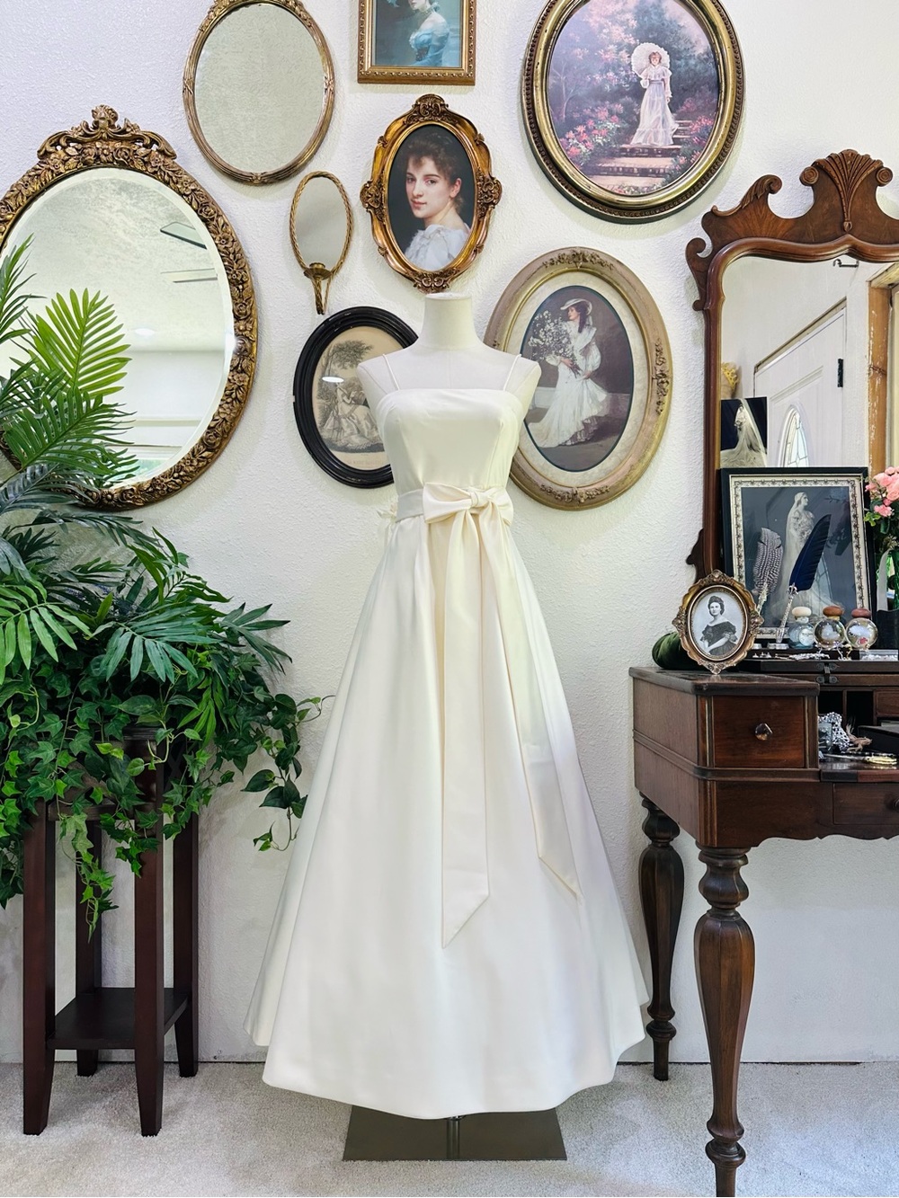 Elegant Ivory Satin A-Line Dress with Sash - Picture 5 of 16